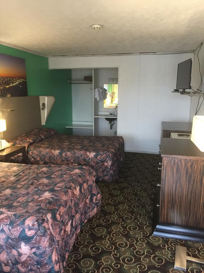 Fiesta Motel Pontiac Esterno foto